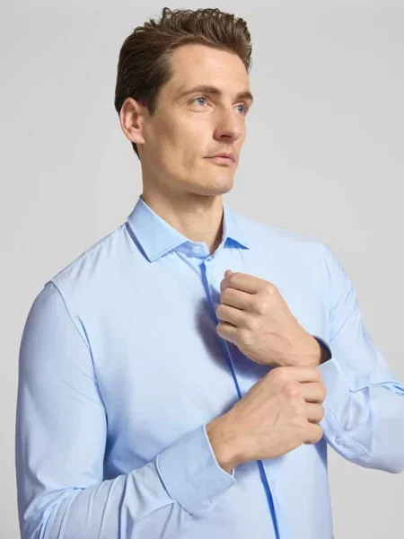 Koszula biznesowa o kroju slim fit z listwą guzikową Cruna