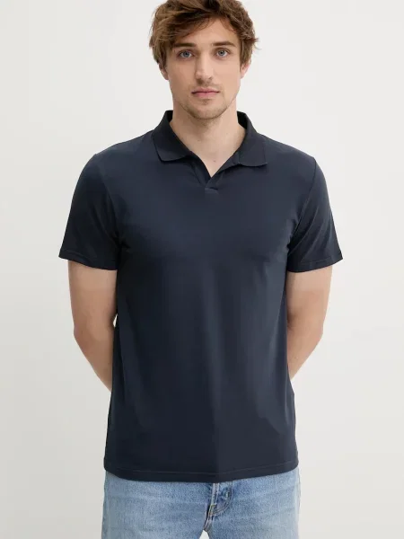 Тениска с яка Filippa K тъмносиньо с изчистен дизайн синьо