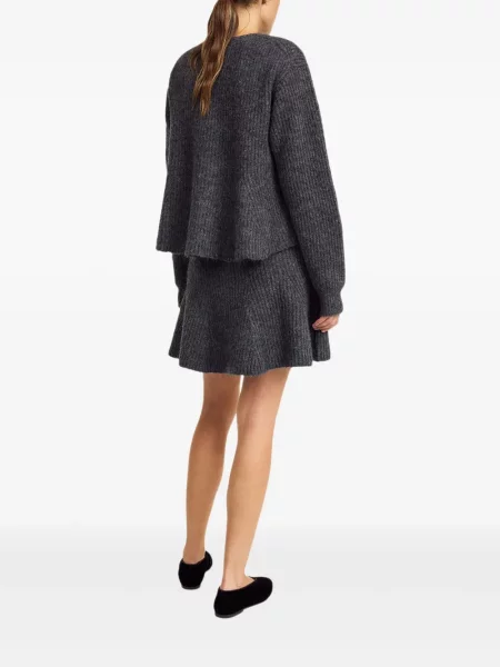 Džemper By Malene Birger s V-izrezom siva