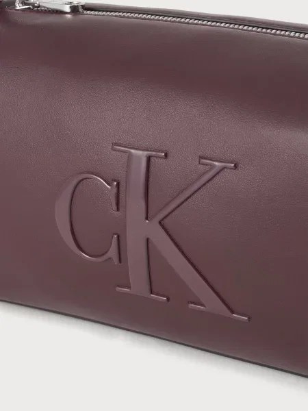Calvin Klein Kabelka na rameno BOLD burgundská hnedá