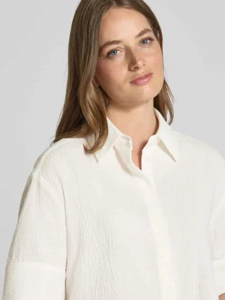 Bluzka o kroju regular fit z krytą listwą guzikową model ‘Zubliana’ Someday biała