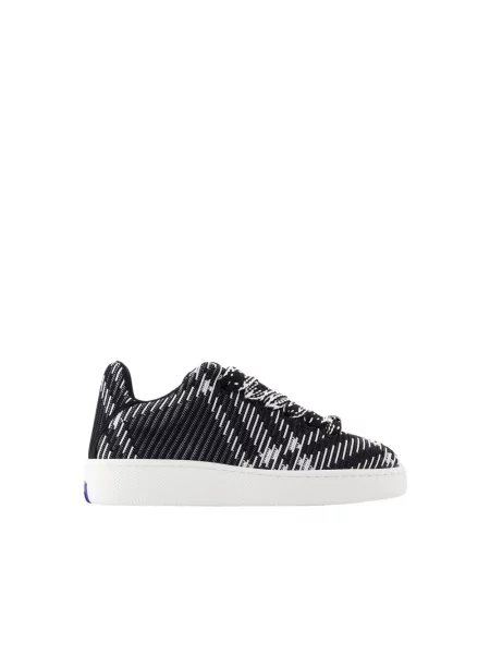 Sneakersy Burberry skórzane w kratę czarne
