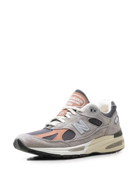 Sneakerși New Balance cu șireturi din dantelă gri