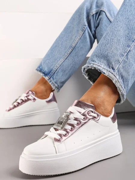 Sneakers Albi-Roz cu Pandantiv Metalic cu Pietre Strass pe Șireturi Edosa alb