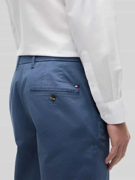 Chinosy o prostym kroju z mieszanki bawełny model DENTON' Tommy Hilfiger