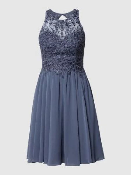 Sukienka koktajlowa z kwiatowymi haftami i ozdobnymi kamieniami Laona