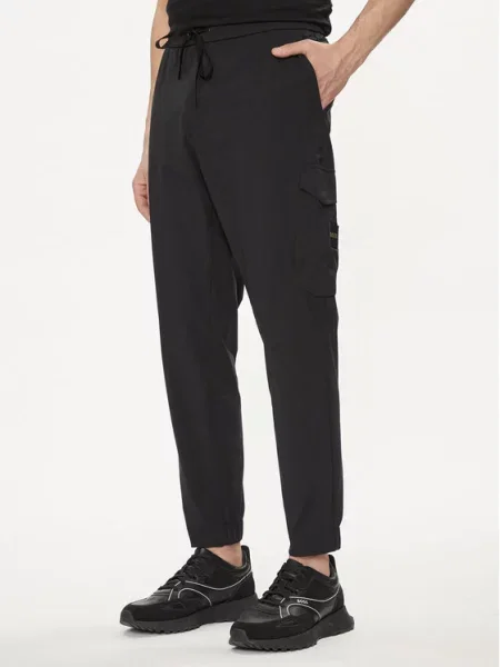 Hlače iz tkanine Boss črna