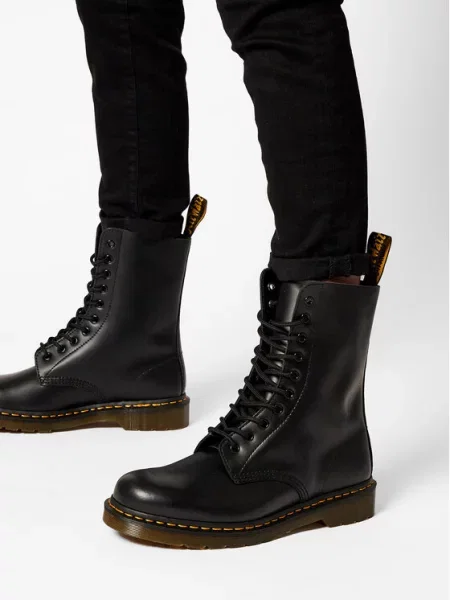 Čižmy Dr. Martens čierna