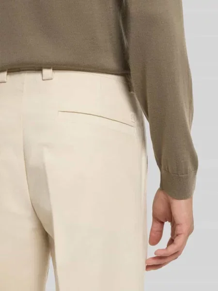 Spodnie o kroju regular fit z mieszanki bawełny model ‘C-KENT’ Boss białe