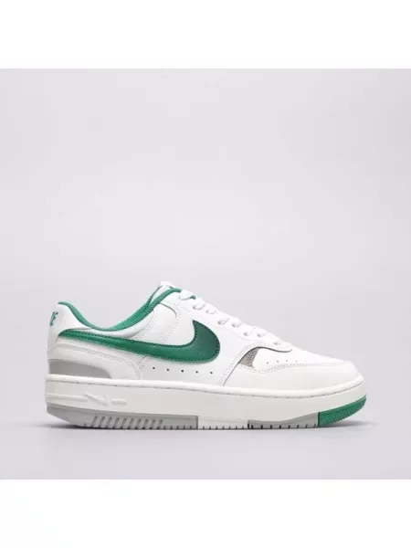 Ilgaauliai batai Nike balta