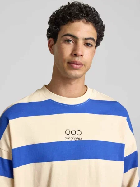 T-shirt z wzór w paski model KAVEH' Blend niebieska