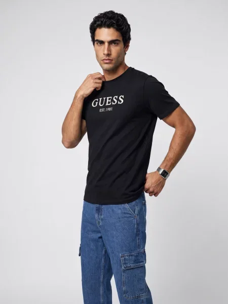 Tričko Guess s výšivkou čierna