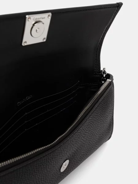 Calvin Klein Táska Emblem Hw Pebble Clutch fekete