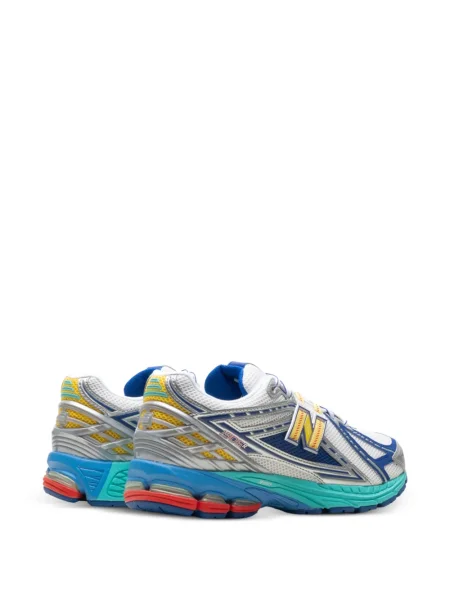 Sneakerși New Balance cu șireturi din dantelă alb