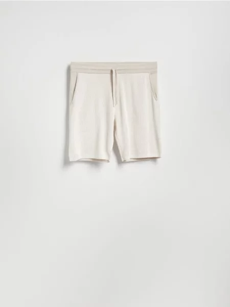 Reserved Pantaloni scurți din jerseu de bej