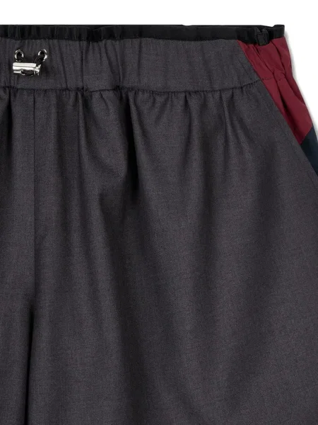 Pantaloni scurți Studio Tomboy gri