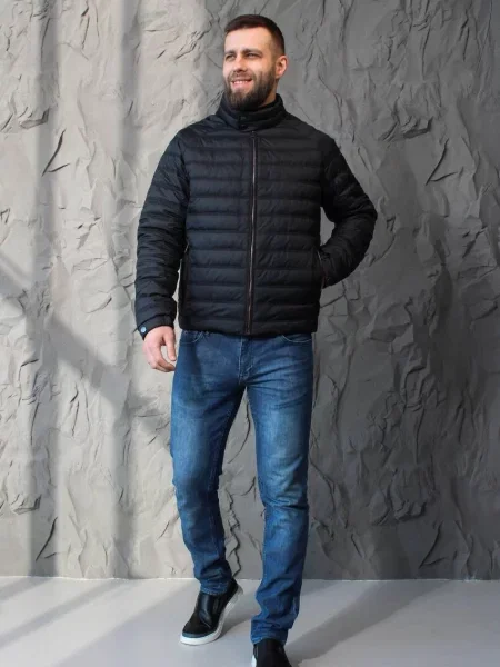 Демісезонна куртка UVENTUM чорний