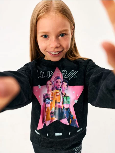 Sinsay mikina crewneck s potiskem K-Pop Demon Hunters černá