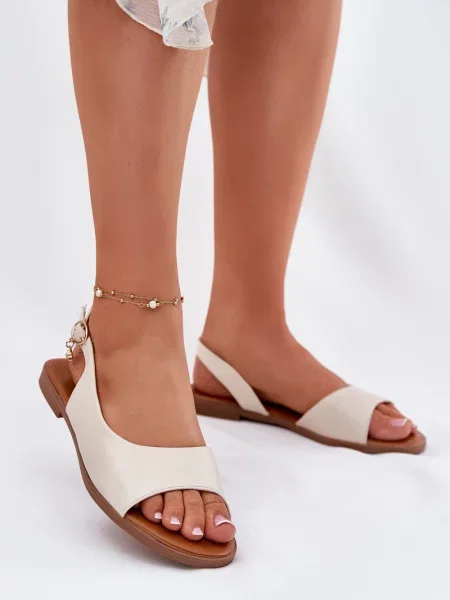 Сандали Evento с плосък ток бежово
