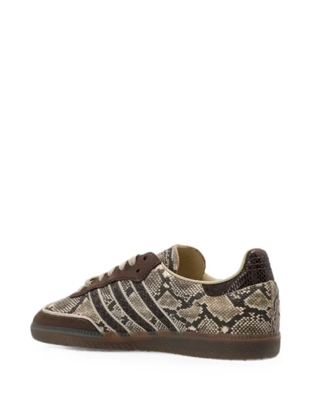 Tricou Adidas cu broderie cu model paisley roșu