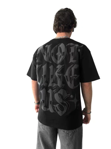 Kleidermafia Tričko Oversize Not Like Us T-shirt Black' čierna