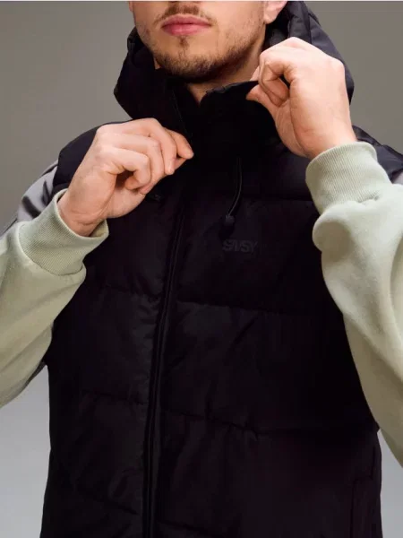 Sinsay Pikowana kamizelka puffer z kapturem czarny
