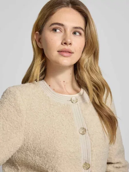 Kurtka z futerka o kroju regular fit z pikowanym obszyciem model ‘ESPRESSO’ Vero Moda