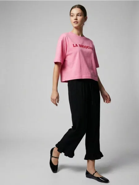 Футболка з написом LA BRIOCHE гібіскус