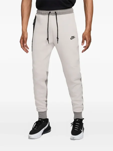 Krátké fleecové kraťasy Nike s potiskem žluté