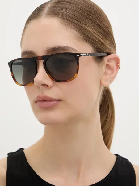 Солнцезащитные очки Persol