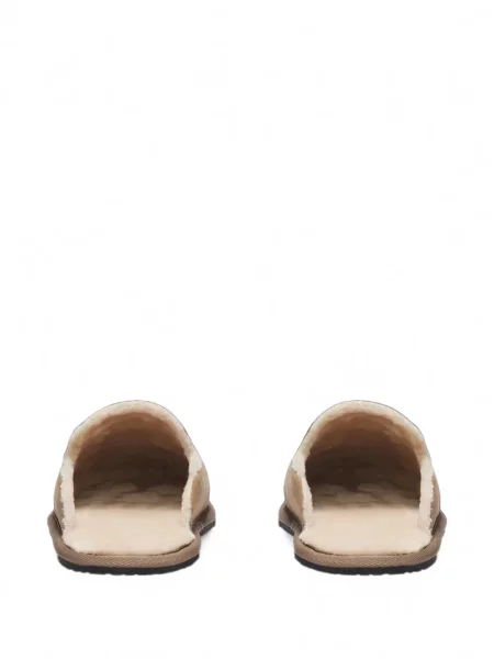 Slip on báránybőr otthoni papucs Boss autogrammal