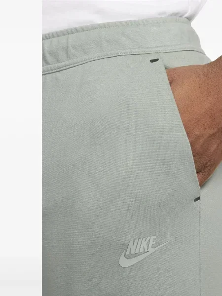 Тениска Nike кепър в тропически десен кафяво