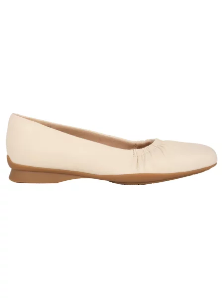 Balerinki Clarks skórzane beżowe