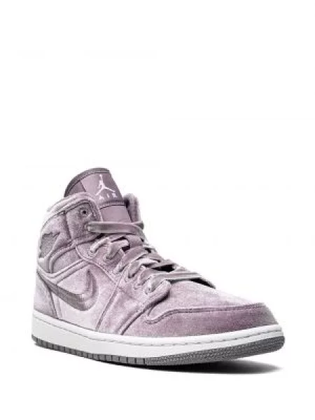 Sportbačiai Jordan Air Jordan 1 velvetinės violetinė