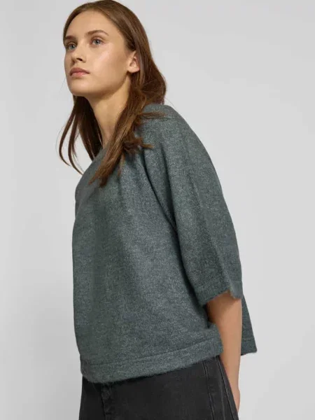 Sweter o kroju regular fit z rękawami nietoperzowymi model ‘SIMONI’ Only
