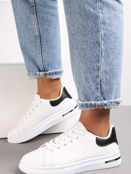 Sneakerși Albi-Negri cu Talpă Plată și Inserție Modernă Zanelih alb