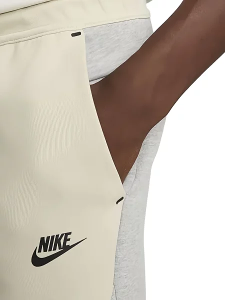 Pantaloni Nike din fleece alergare cu broderie negru