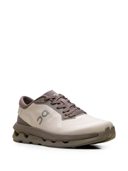 Sneakerși On