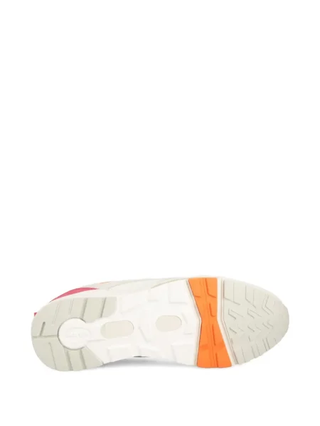 Sneakerși Karhu din piele de căprioară gri