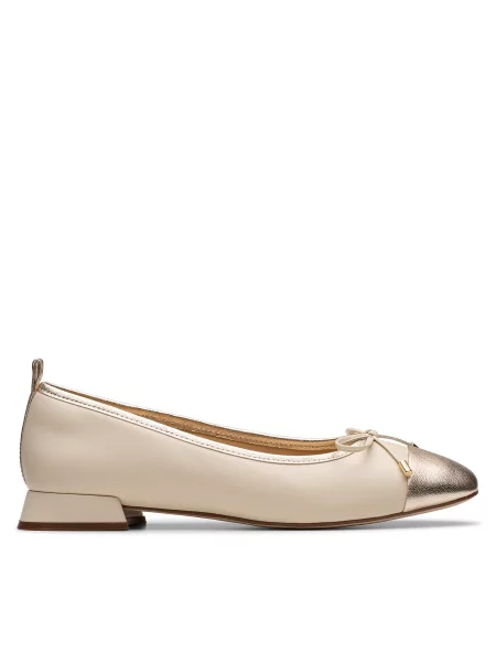 Балетки Clarks бежевые