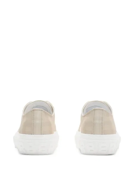 Sneakerși Burberry în carouri