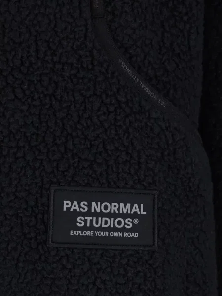 Fleecová bunda Pas Normal Studios s autogramem černá