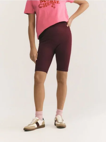 Reserved Pantaloni scurți sport biker maro