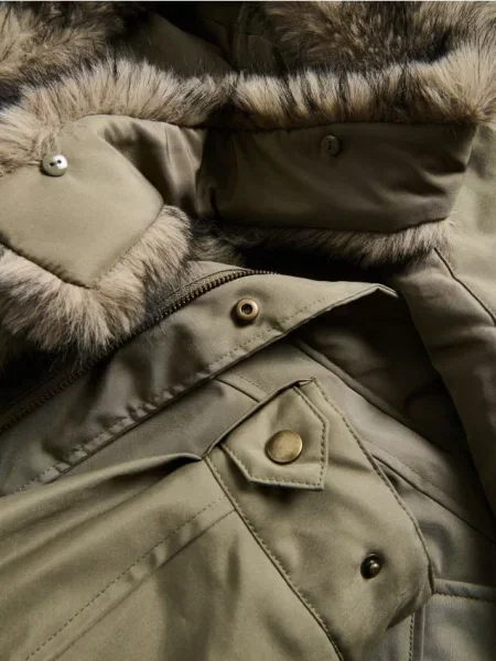 Reserved Oversize bomber bunda zelená