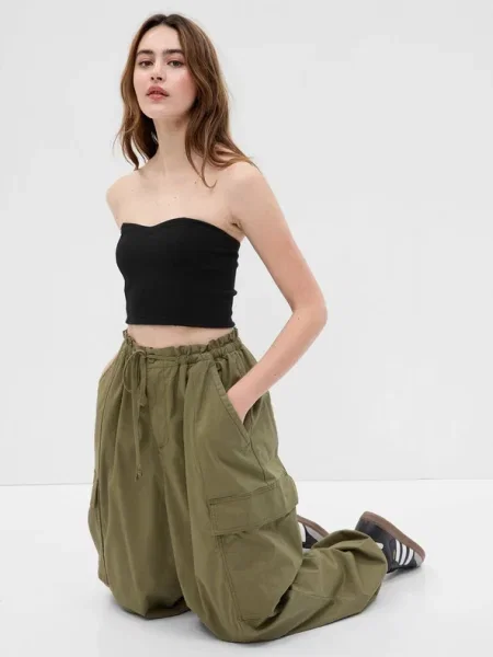 Cropped póló Gap fekete