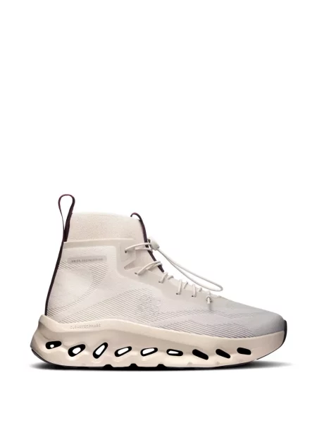 Sneakerși On