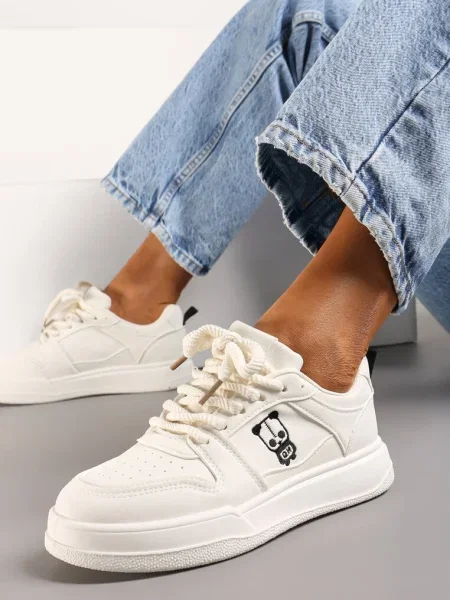 Sneakers din Piele Ecologică cu Șiret și Aplicație Decorativă și Perforare Vetria bej