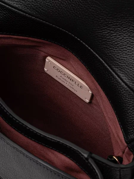 Кожаная сумка через плечо Coccinelle