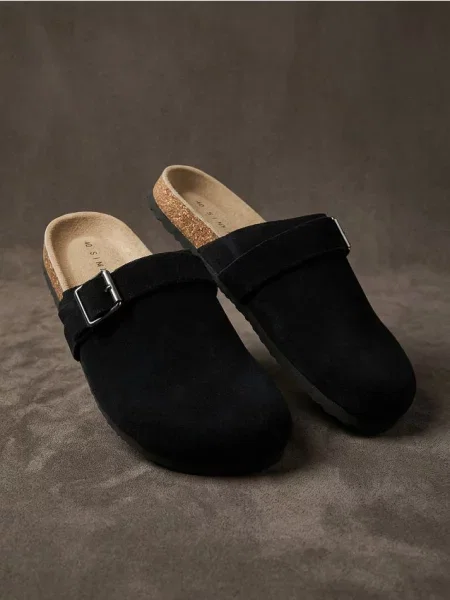 Кожаные шлепанцы Sinsay черные