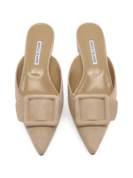 Papuci tip mules Manolo Blahnik din piele de căprioară